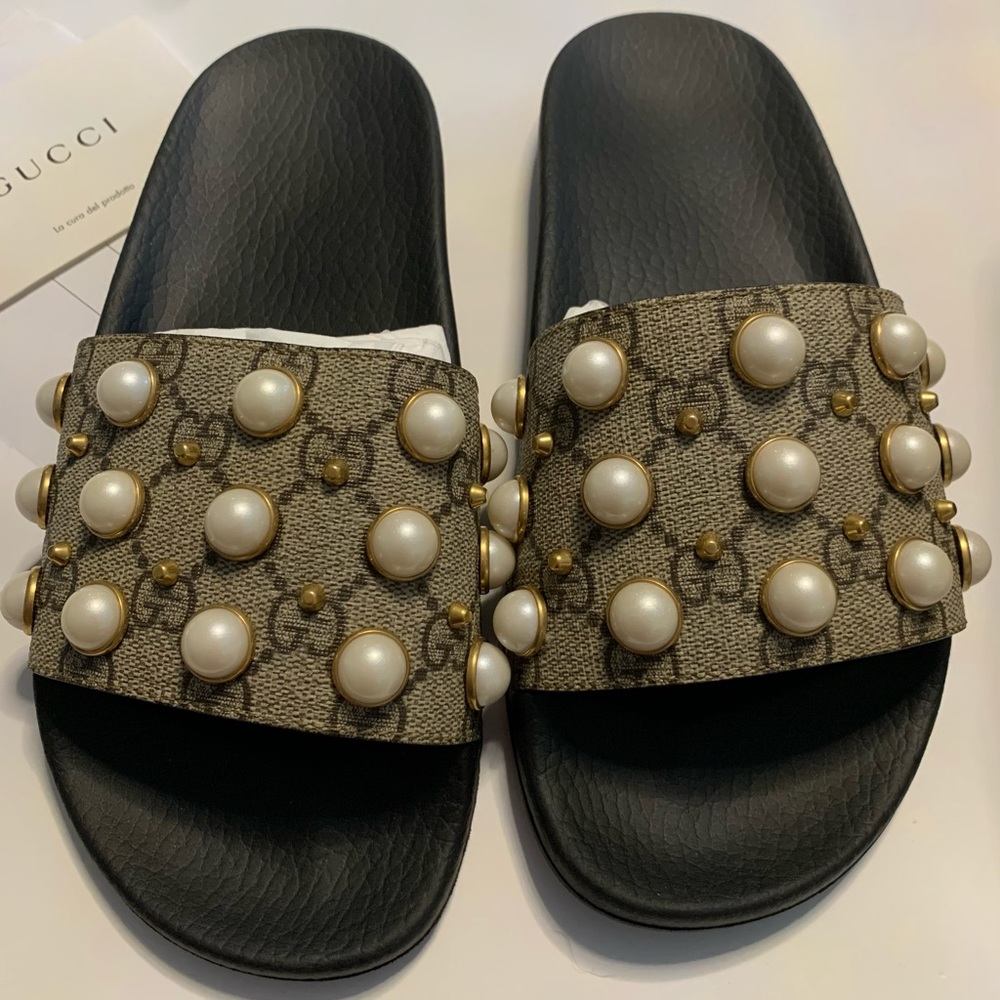 Gucci Slides Supreme W/ Pearls
